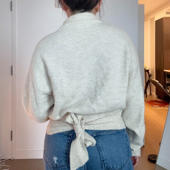 ARITZIA wilfred - White Wool-blend Mock neck Sweater (Size M) - Picture 3 of 5